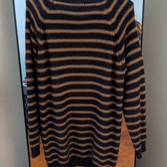 Urban Outfitters oversized sweater - Picture 2 of 2